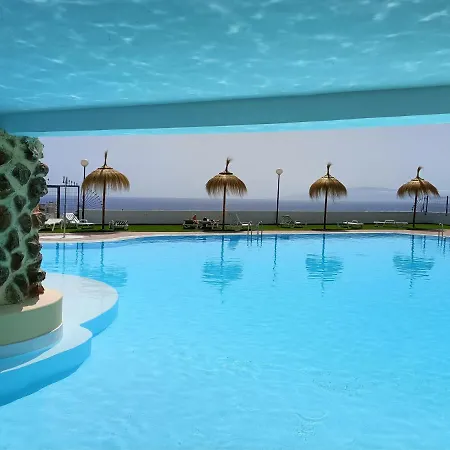 Terrace With Sea View - Free Pool 아데제